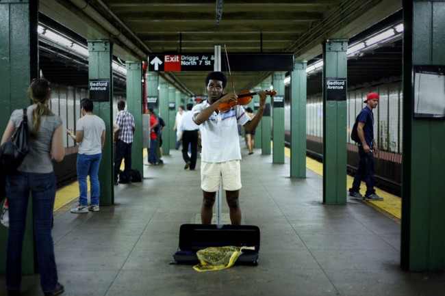 http://subwayartblog.com/wp-content/uploads/2009/10/Kate-Lord-violin-650x433.jpg